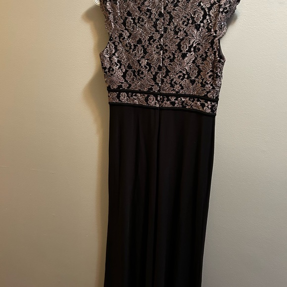 Laura Evening Gown, petite, size 10P. Beautiful. Worn once. - Picture 4 of 5